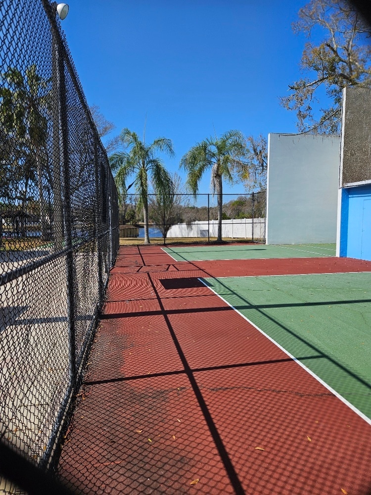 Courts - 129 Camphor Cir