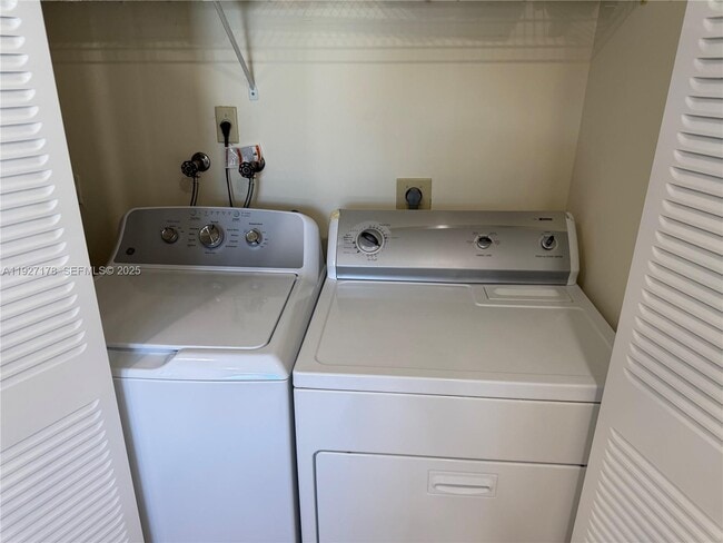 Building Photo - 13521 SW 65th Ln