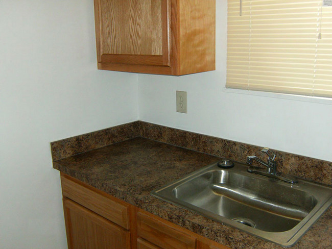 kitchen - Regency Apartments