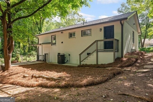 Building Photo - 2889 Macon Dr SW