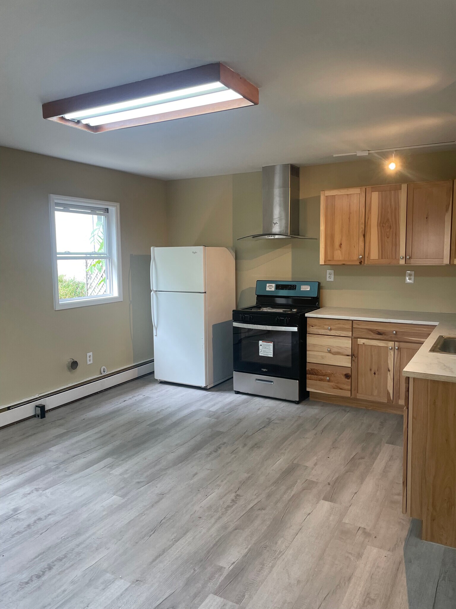 Building Photo - 207 Gorham Ave