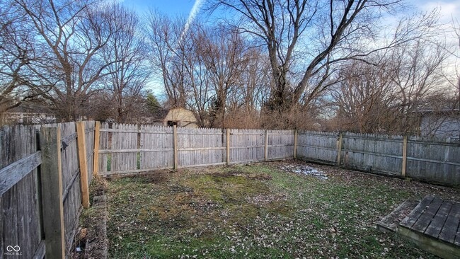 Building Photo - 2809 N Hawthorne Ln