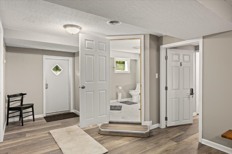 Building Photo - 350 Hill Park Dr