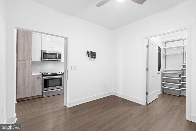 Building Photo - 145 Riverhaven Dr