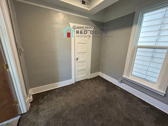 Building Photo - Spacious 2 Bed, 1 Bath Apartment – $1,100/...