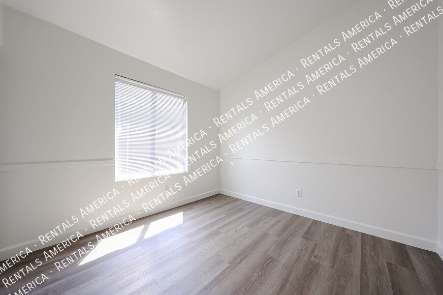Building Photo - 10845 E Dragoon Ave
