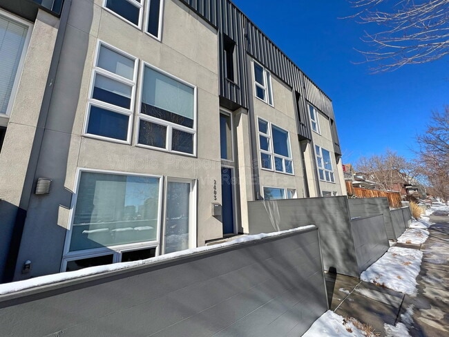 Building Photo - 2403 Bryant St