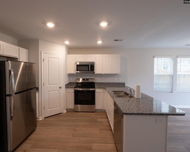 Building Photo - 643 Wooster Dr