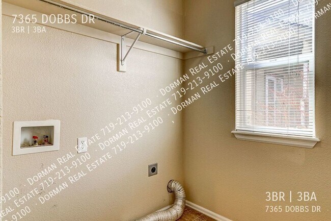 Building Photo - 7365 Dobbs Dr