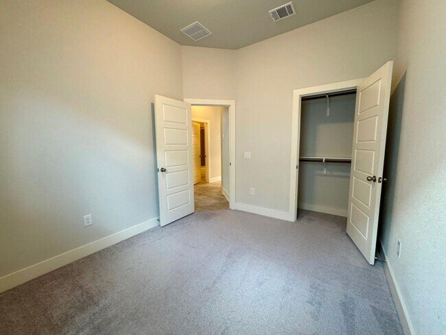 Building Photo - 12008 Reindeer Dr