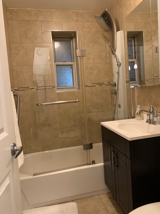 Building Photo - 111-26 66th Ave