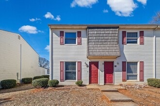 Building Photo - Lovely 2-Bed, 1.5 Bath Townhome in Quail Run of Charlotte!