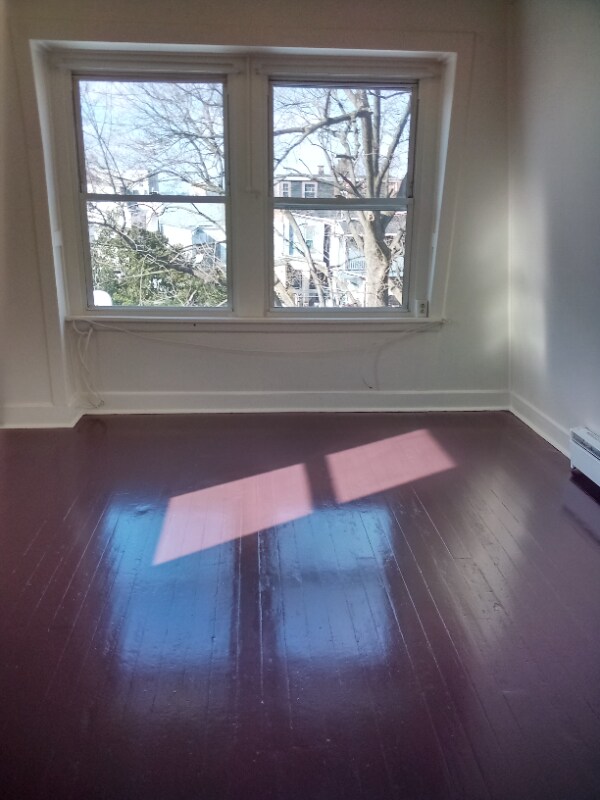 Building Photo - 1029 Penn St