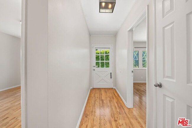 Building Photo - 15328 Vose St