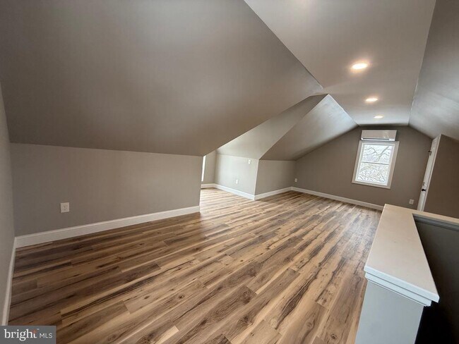 Building Photo - 111 E Barber Ave