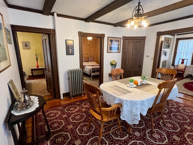 Building Photo - 39 Pearl St