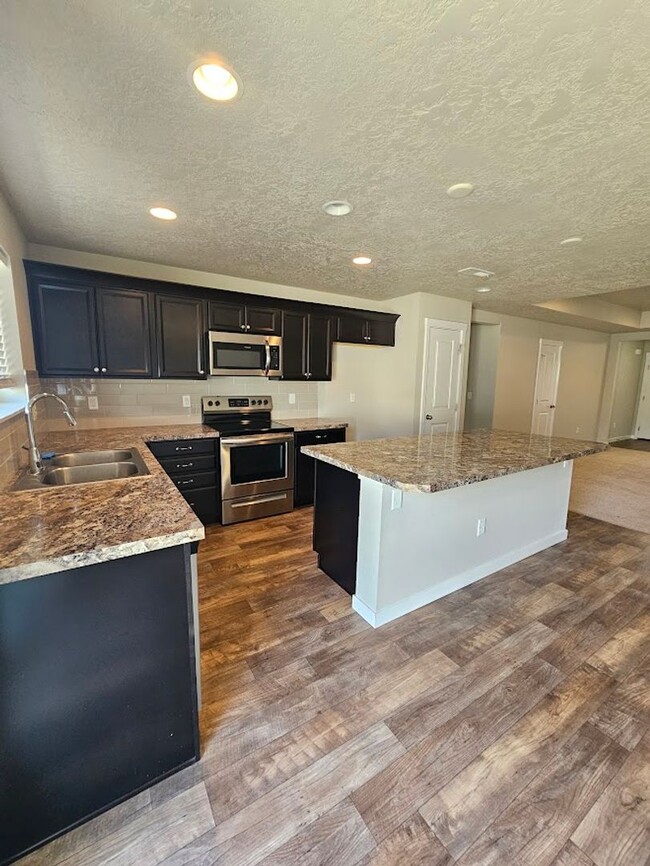 Building Photo - 3 Bedroom 2 Bath Home in Nampa