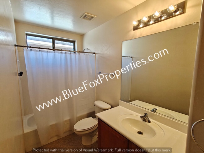 Building Photo - 5541 N Silver Stream Way