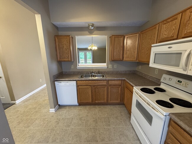 Building Photo - 829 Jack Pine Dr