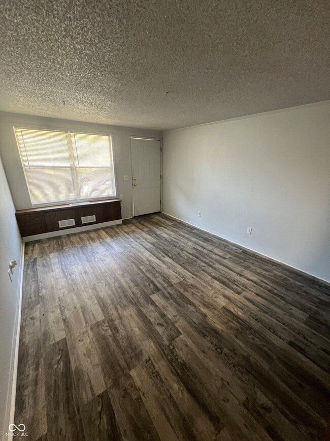 Building Photo - 2000 Indianapolis Rd