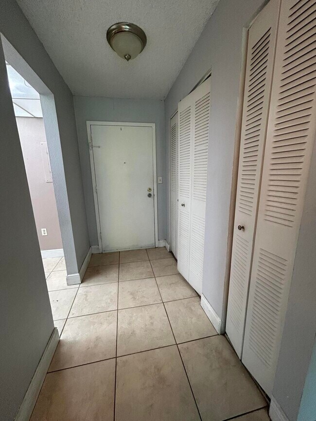 Building Photo - 1805 Sans Souci Blvd