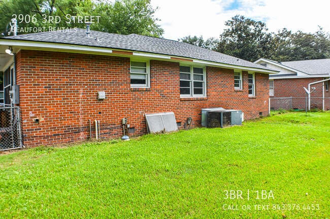 Building Photo - 2906 3rd St