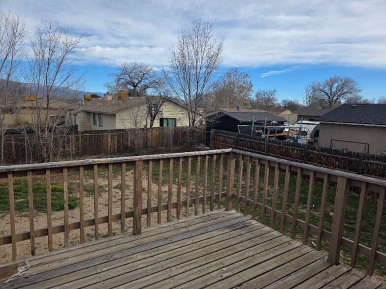 Building Photo - 2844 Lexington Ln