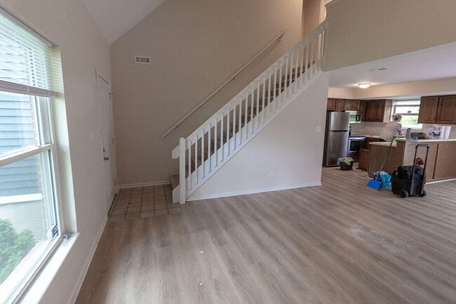 Building Photo - 1915 Mirtle Grove Ct