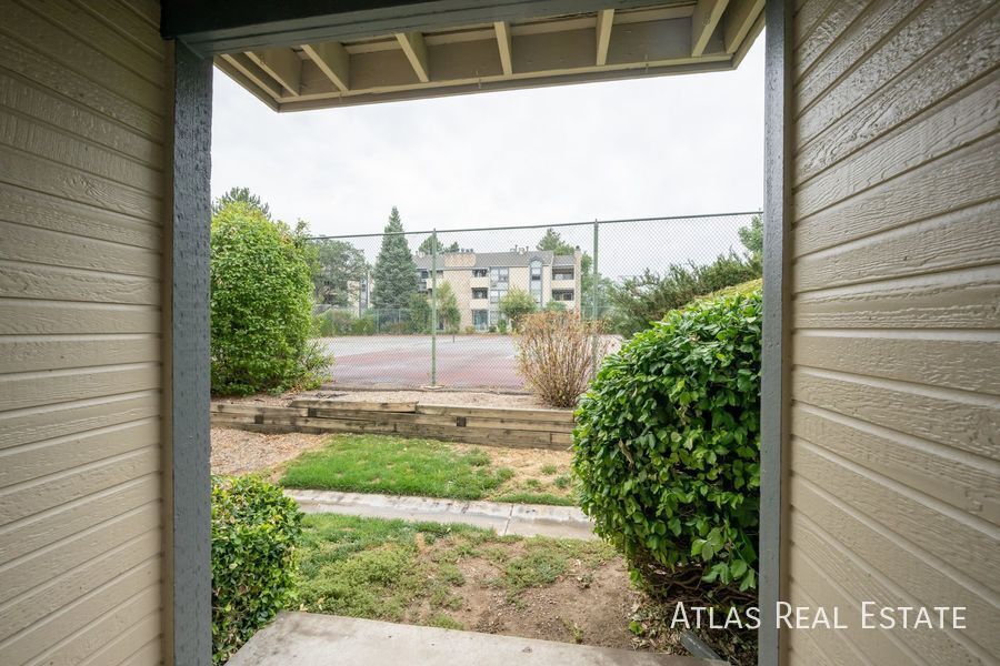 Building Photo - 467 S Memphis Way