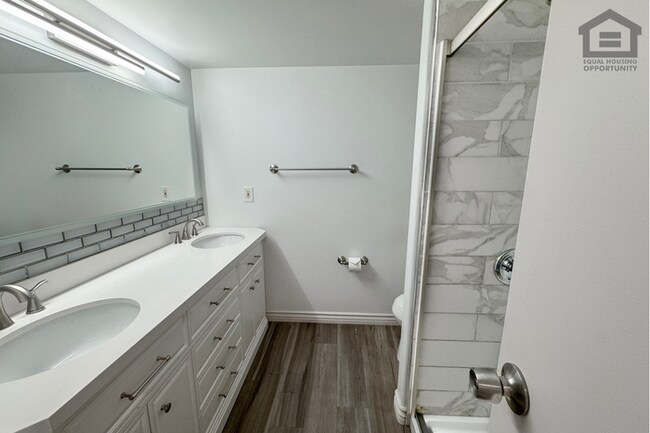 Building Photo - 2Bed/1.5Bath Condo at Cactus Rd/19th Ave! Ready for Immediate Move-In! – POOL VIEW!