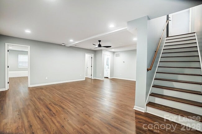 Building Photo - 1724 Dunkirk Dr