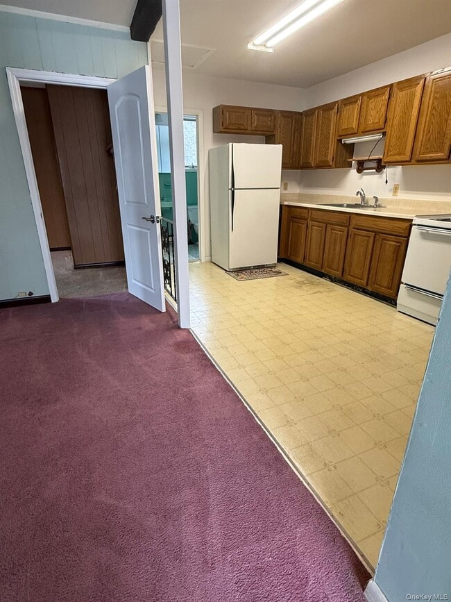 Building Photo - 180 Rock Hill Dr