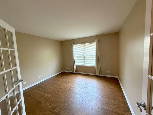 Building Photo - 3257 Cool Springs Ct
