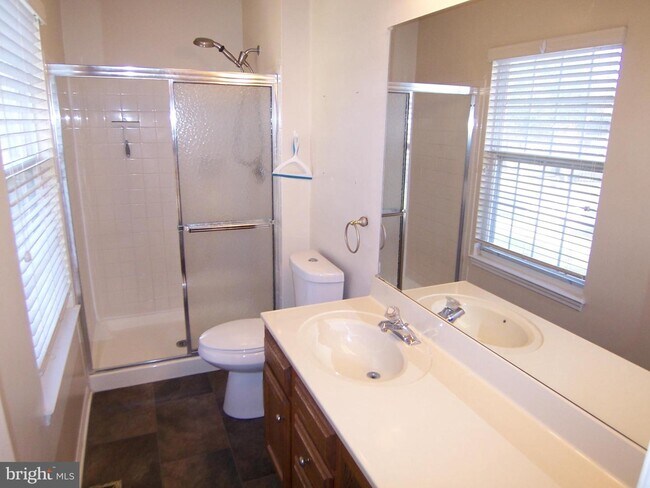 Building Photo - 411 Grasmere Dr