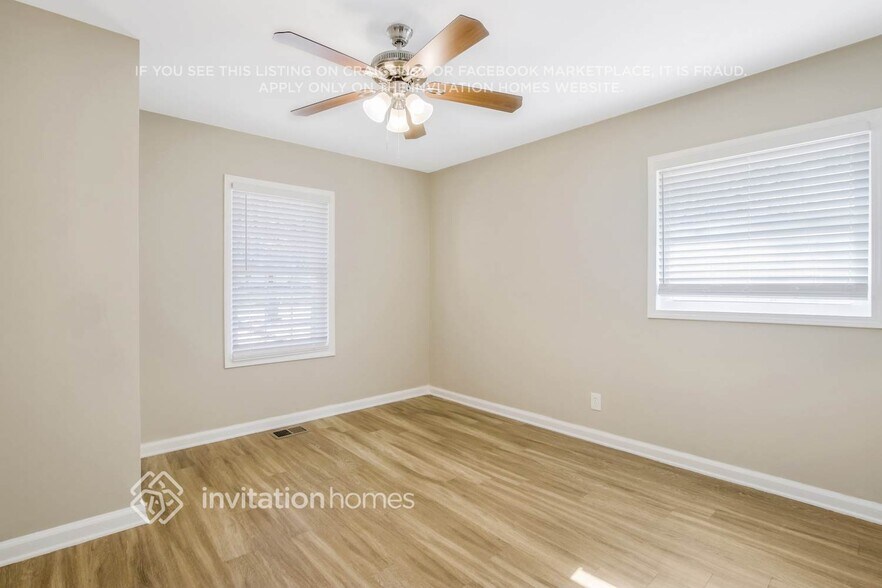 Building Photo - 2967 Sylvan Rd