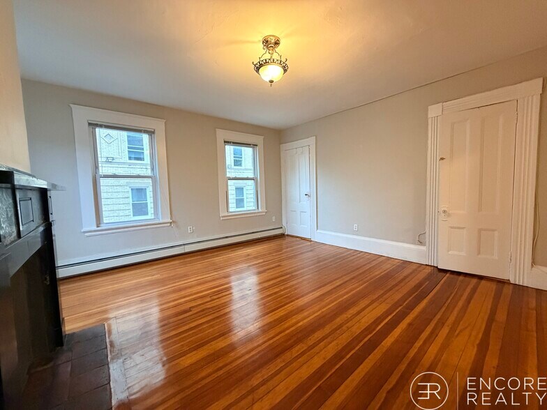 Building Photo - 56 Hancock St