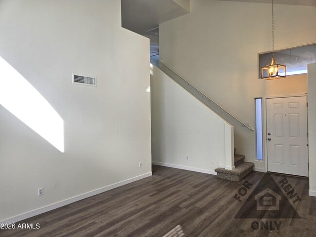 Building Photo - 4025 E Coolbrook Ave