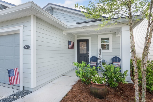Building Photo - 243 Dahlia Falls Dr