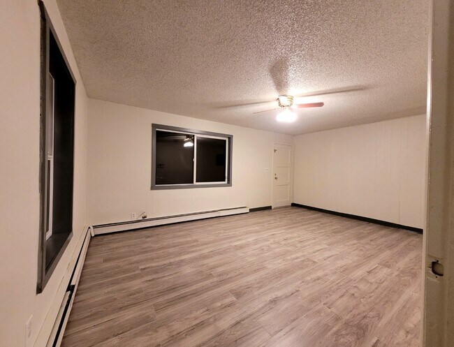 Building Photo - 760 8th Ave