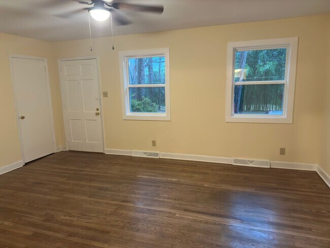 Building Photo - Coming Soon, 3BR, 1BA Ranch Style Home in Durham