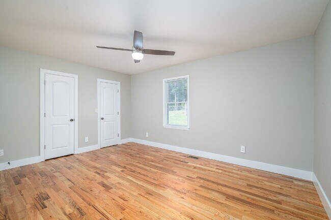 Building Photo - Remarkably Renovated Ranch in the Heart of Maiden!