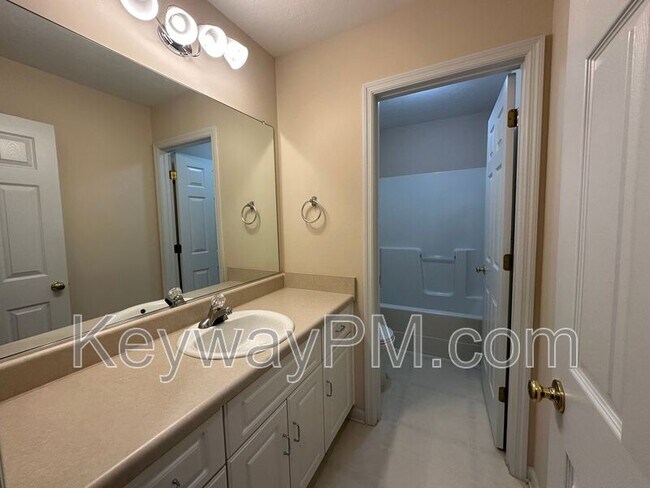 Building Photo - 435 St Julian Pl