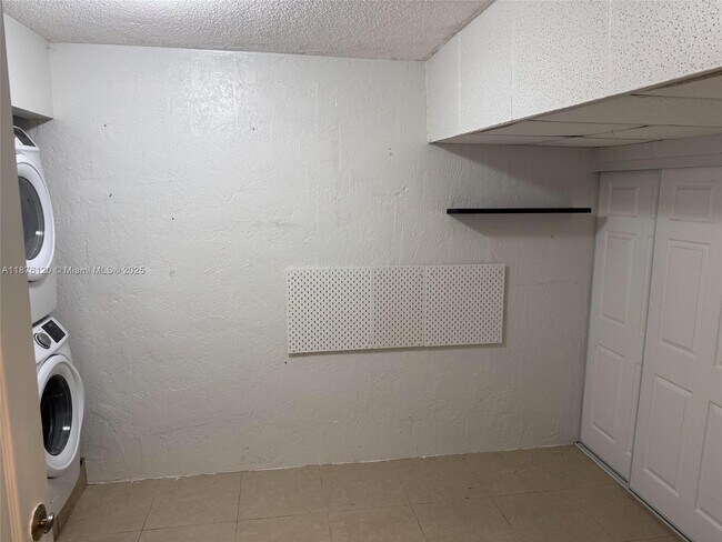 Building Photo - 17730 SW 143rd Ct