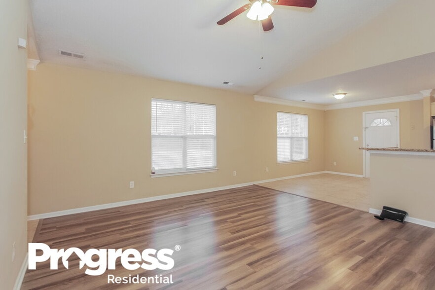 Building Photo - 2108 Sebastiani Dr