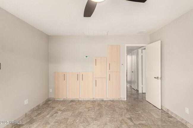 Building Photo - 8212 E Rovey Ave