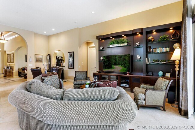 Building Photo - 6700 Fox Hollow Dr