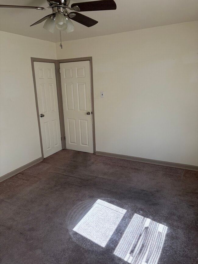 Building Photo - 1621 Murdoch Rd