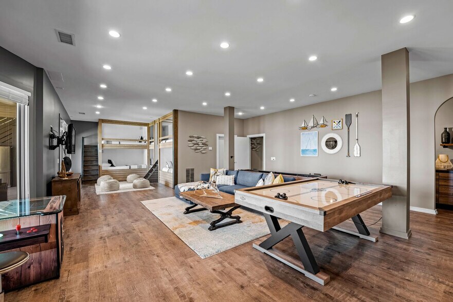 Building Photo - 395 Barber Loop