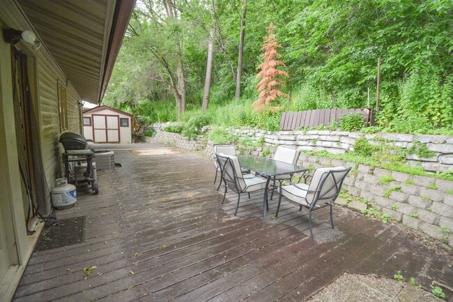 Building Photo - Fantastic 2 bed 2.5 bath Home In Cul-De-Sa...