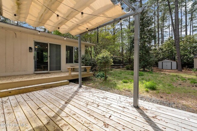 Building Photo - 185 Pine Ridge Dr